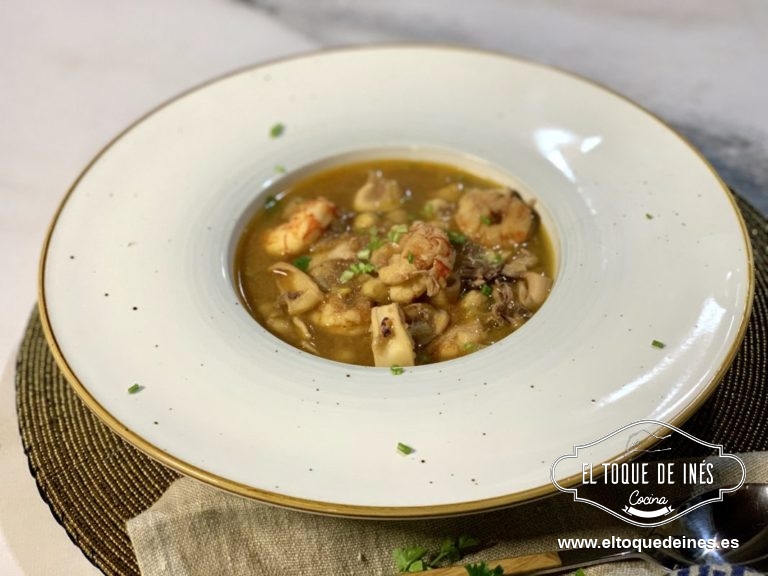 Cocinamos de 5-10 minutos más, ajustamos el punto de sal y solo queda servir.